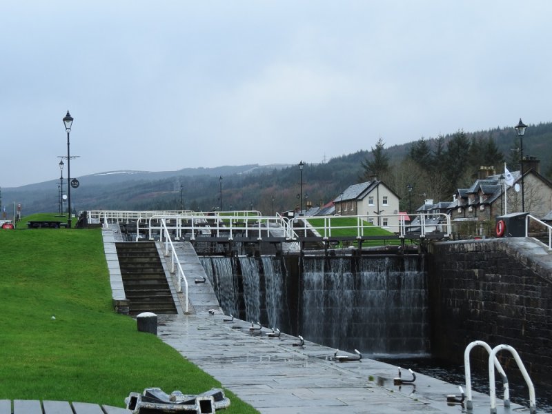 017 Locks Fort Augustus.JPG