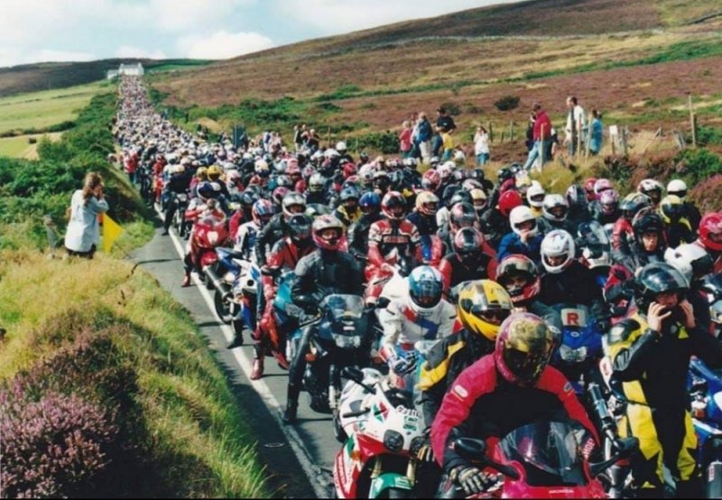 068 Joey Dunlop ride-out.jpg