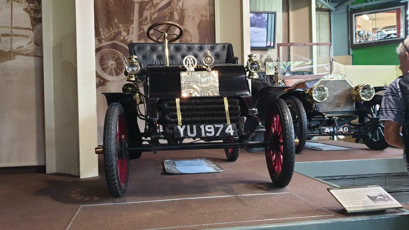 1903 Cadillac.jpg