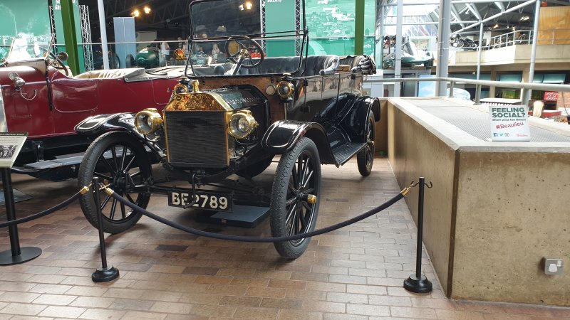 1914 Ford Model T.jpg