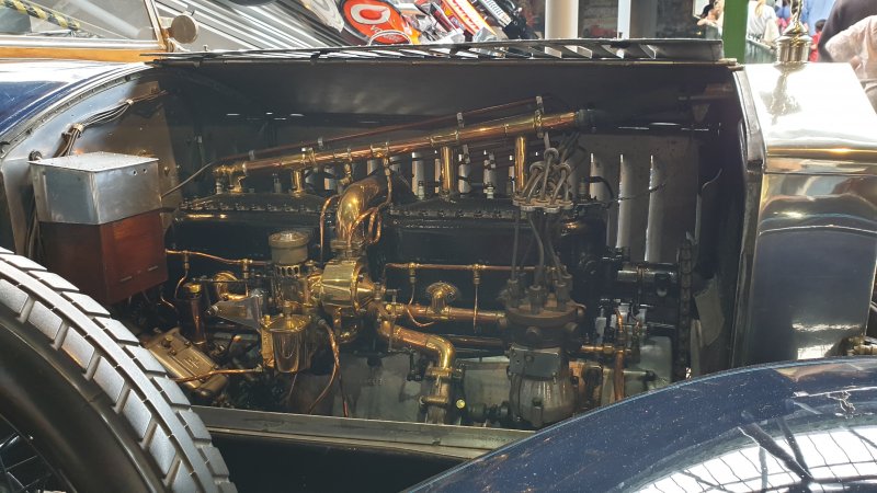 1914 Rolls Royce Alpine Eagle Engine.jpg