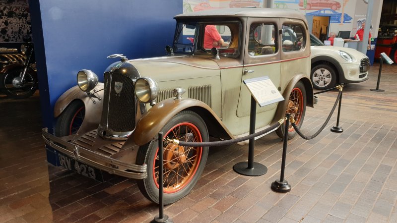 1931 Austin Swallow Saloon.jpg