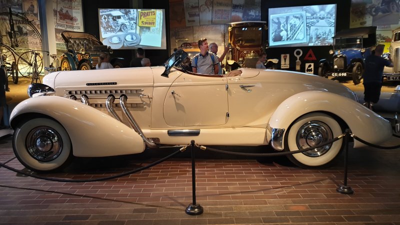1935 Auburn 851 Speedster 1.jpg
