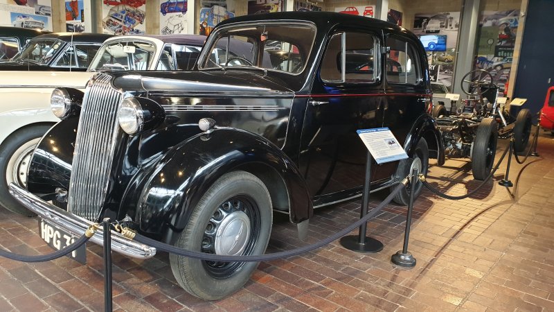 1939 Vauxhall Ten Four H-Type.jpg