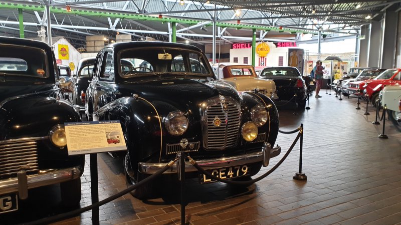 1953 Austin A40 Somerset.jpg