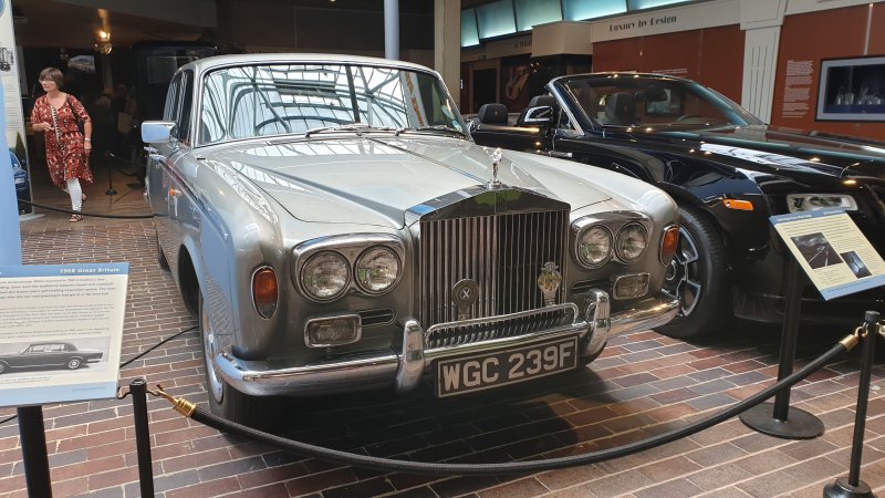 1968 Rolls Royce Silver Shadow.jpg