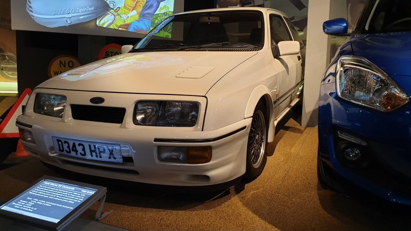 1986 Ford Sierra Cosworth.jpg