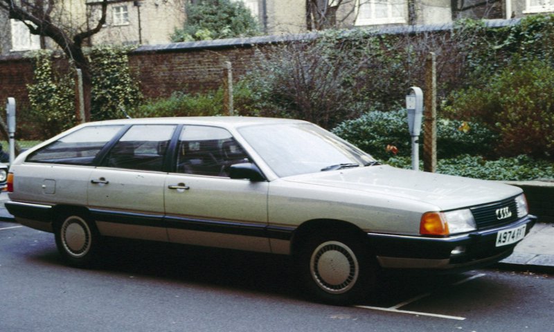 Audi_100_C3_Avant_1983.jpg