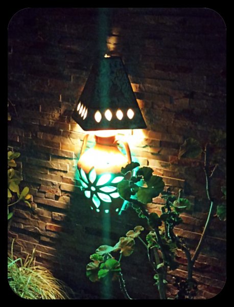 Baffa Wall Light Night 30 Jul 22.jpg