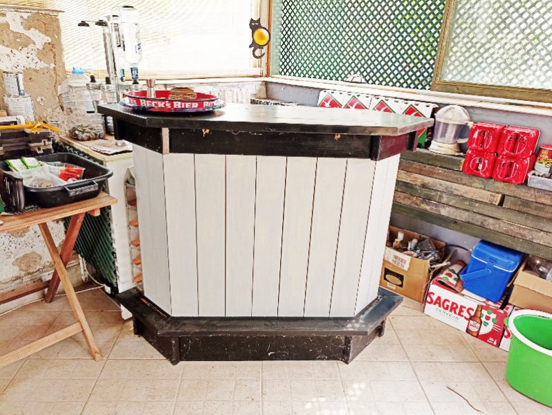 Bar White 13 Jun 22.jpg