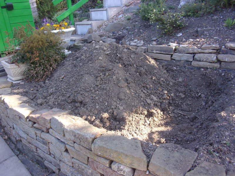 Brons flower bed_394.JPG