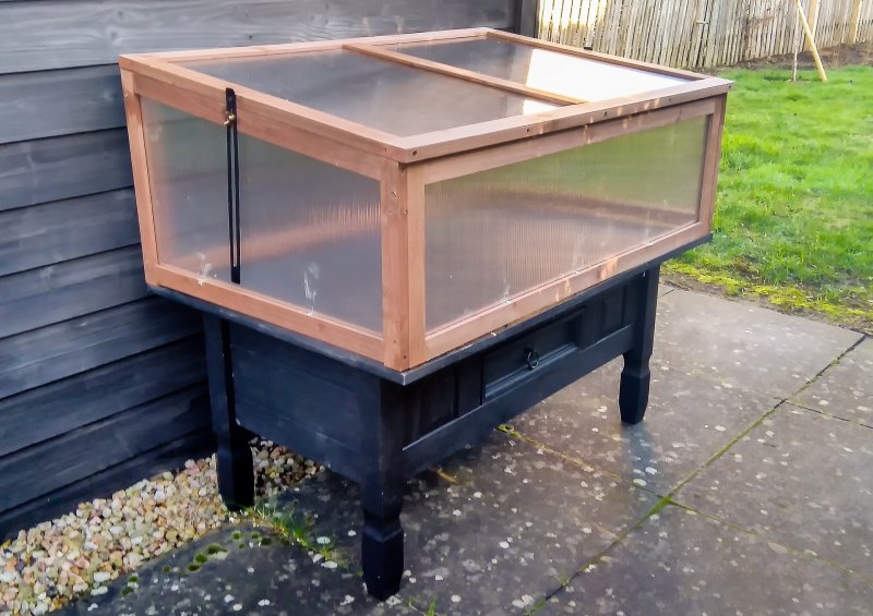 Cold frame ready to go 16-1-22.jpg