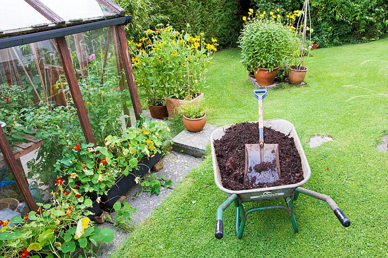 Compost-barrow.jpg