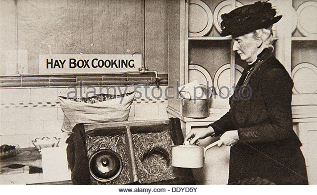hay-box-cooking-world-war-i-c1914-c1918-artist-s-and-g-ddyd5y.jpg
