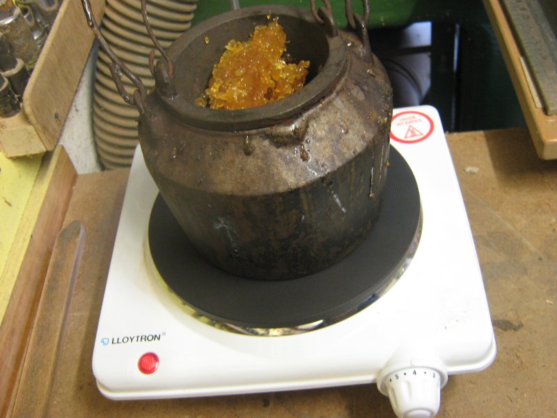 Hide glue on new single electric hob..jpg