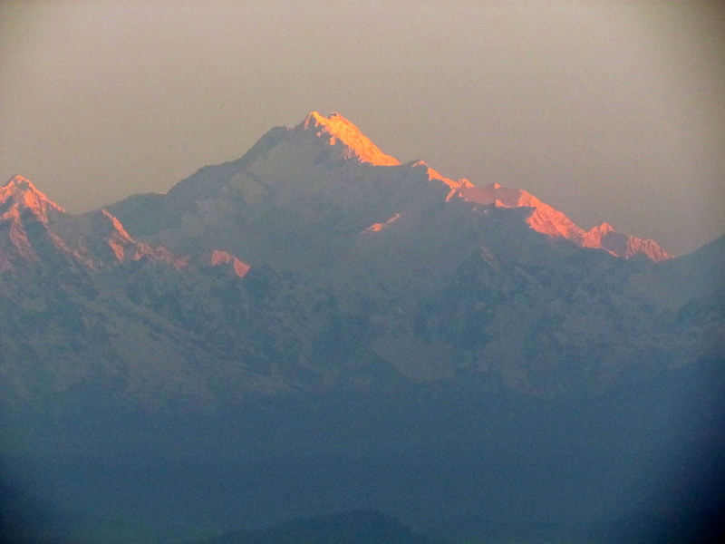 HIMALAYAS  AT  DAWN  FROM  OUR  ROOM 16-04-2011 05-11-18.JPG