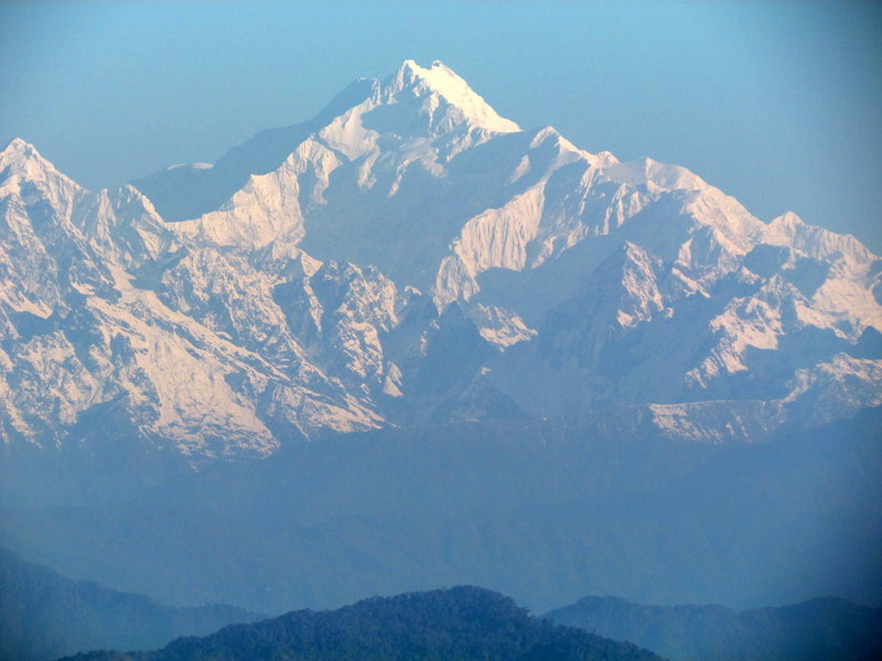 HIMALAYAS  AT  DAWN  FROM  OUR  ROOM 16-04-2011 06-01-30.JPG