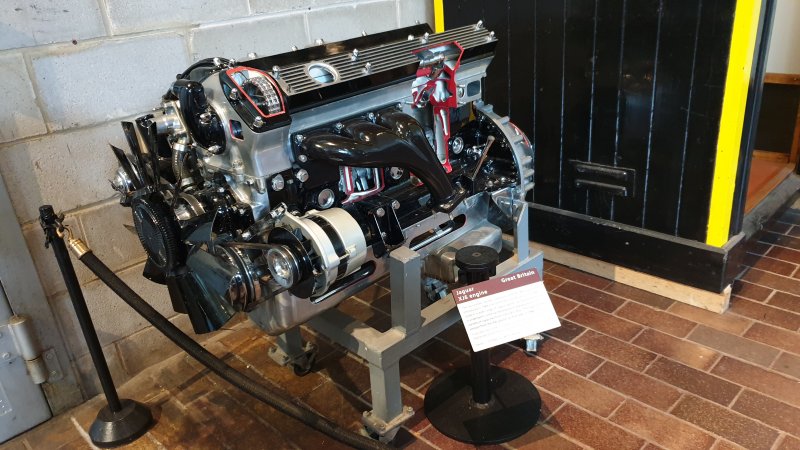 Jaguar XJ6 Engine.jpg