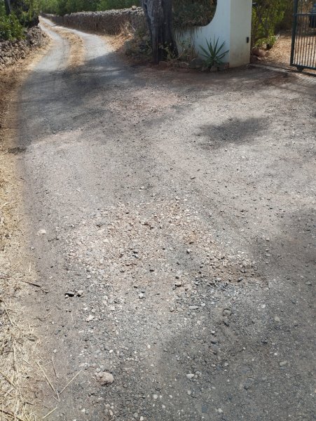 Lane by Gate 8 Sep 25.jpg