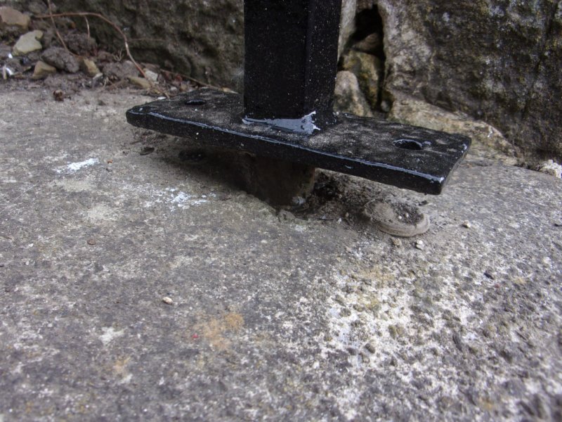 Loose railings_0001.JPG