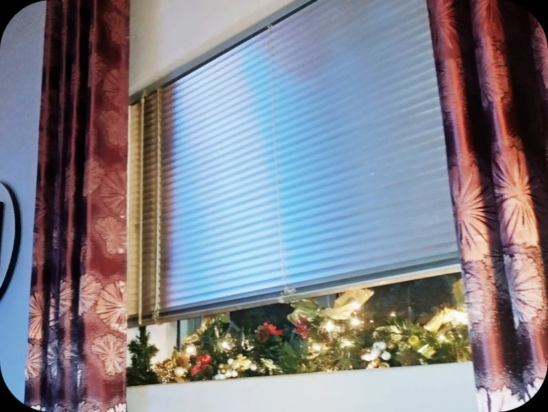 Lounge window dark 6 Dec 25.jpg