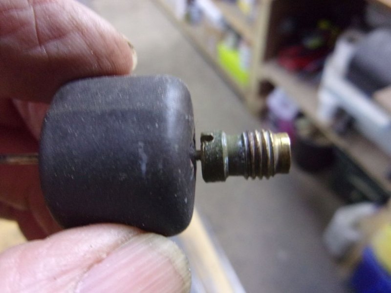 Needle valve._004.JPG