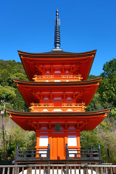 orange-pagoda-with-3-storeys-kiyomizu-dera-temple-11758513.jpg