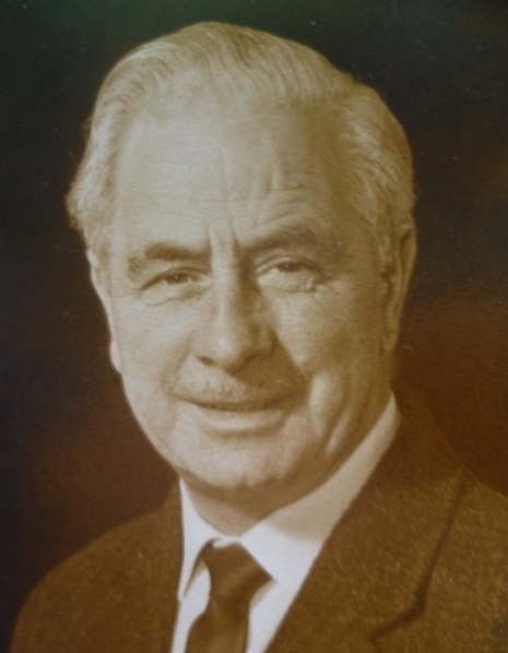 P1010669 (480x640).jpg