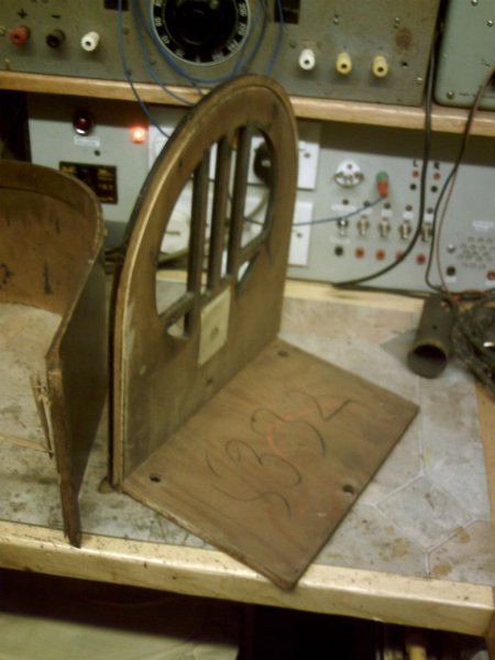 Philco 84B_002_01.JPG