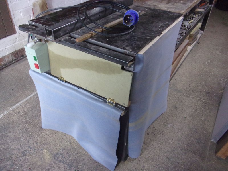 Sawbench skirts_267.JPG