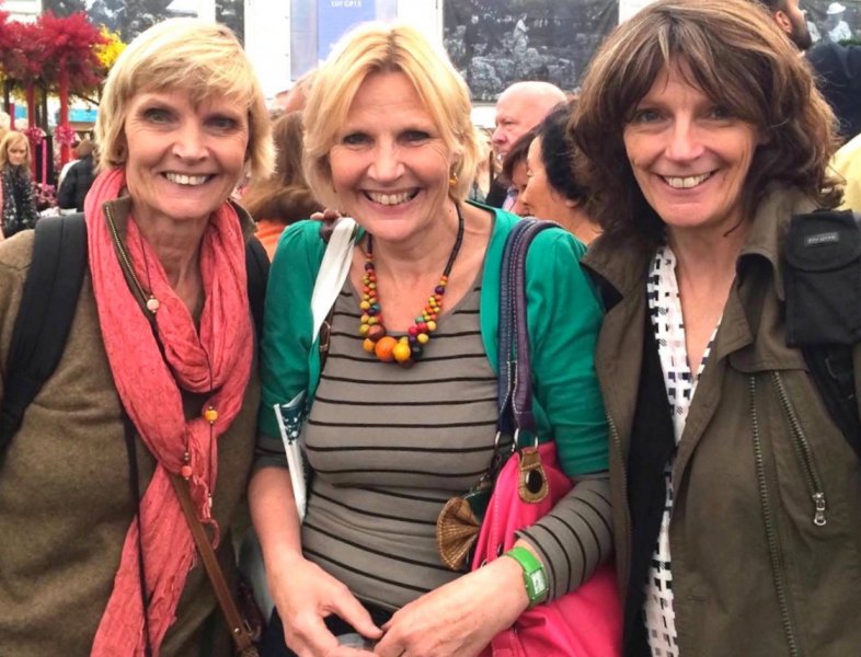 sisters 4.2% Straighton.jpg