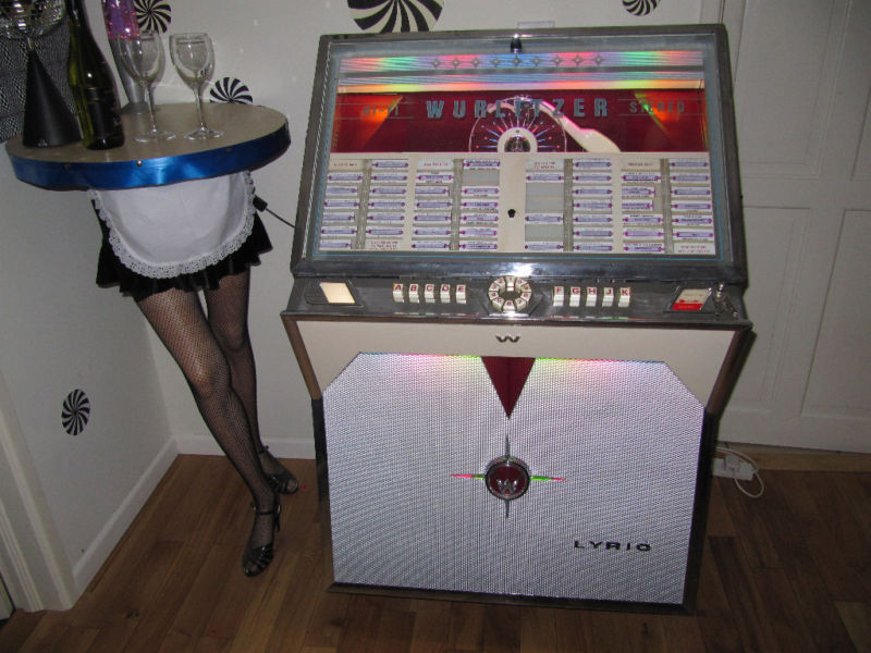 Topless Waitress.jpg