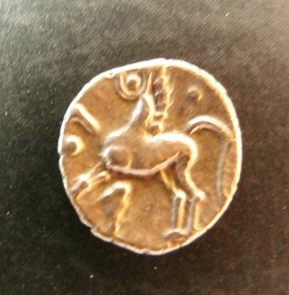 Couldent beleive my eyes when this popped up,solid gold over 2,000 years old,Catuvellauni tribe...